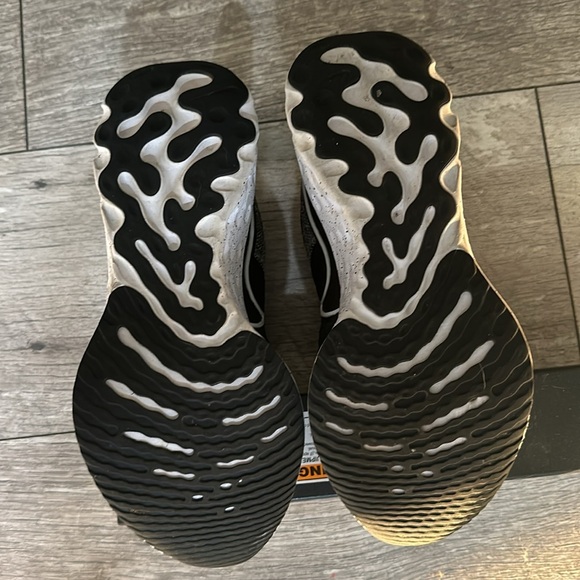 Nike React Infinity Flyknit 3. Size 10 - Picture 3 of 4